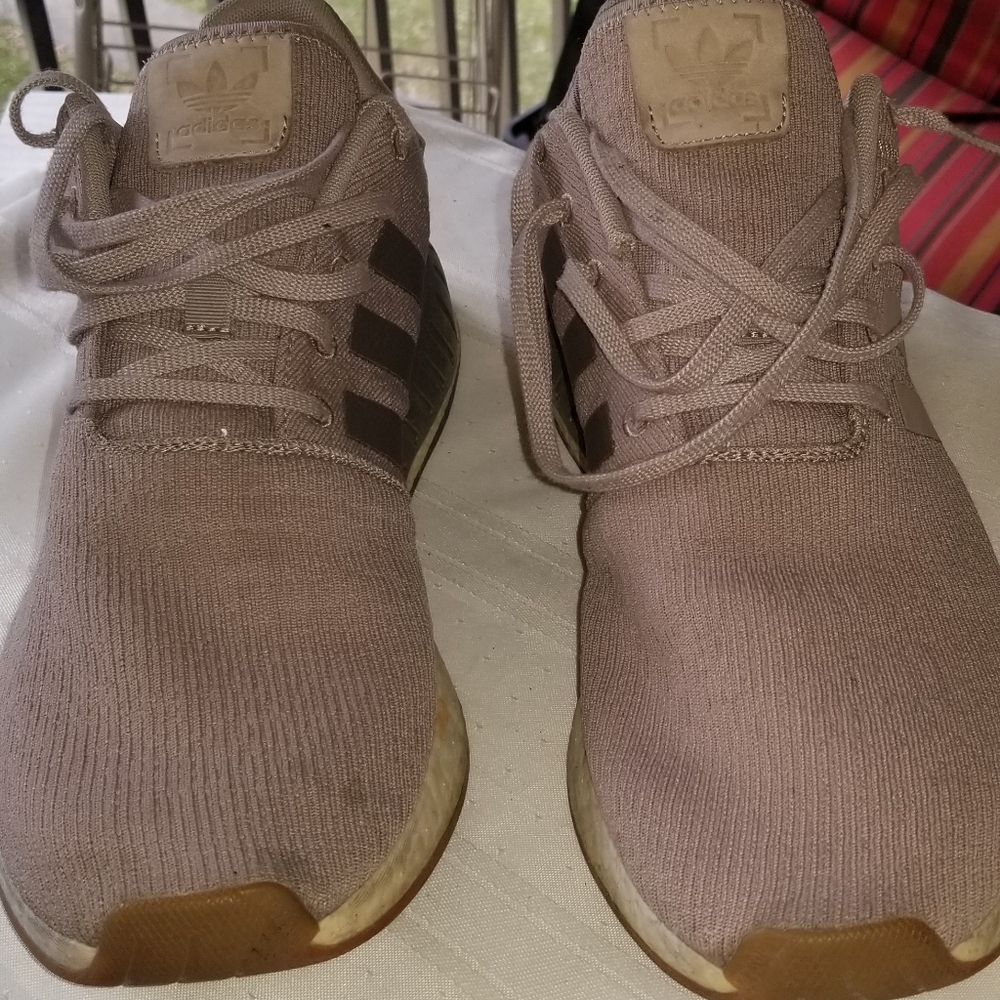 *PRE LOVED* Men's Adidas Boost Sneakers - Picture 1 of 7